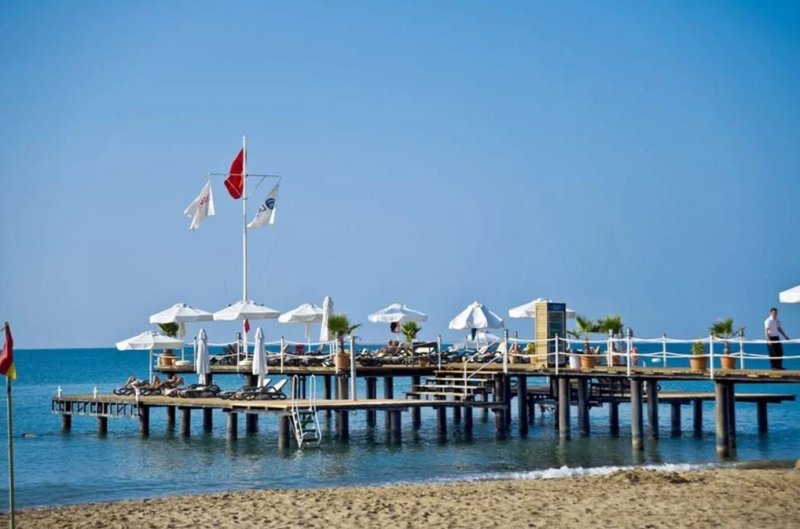 Antalya utazás Hotel Limak Lara De Luxe Resort