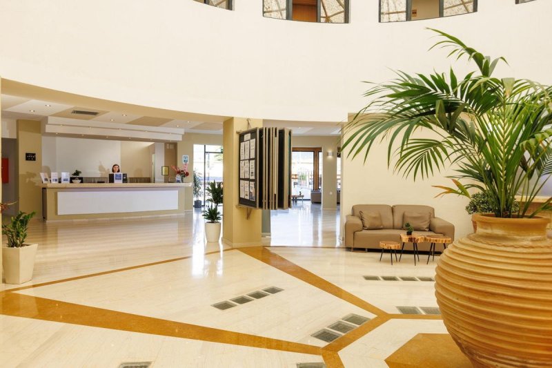 Kréta Malia utazás Hotel Malia Bay Beach Hotel & Bungalows