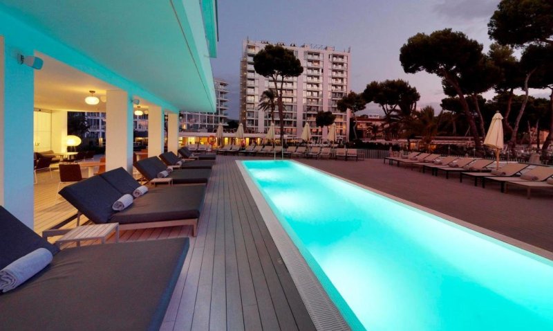 Mallorca Magaluf utazás Hotel Melia Calvia Beach
