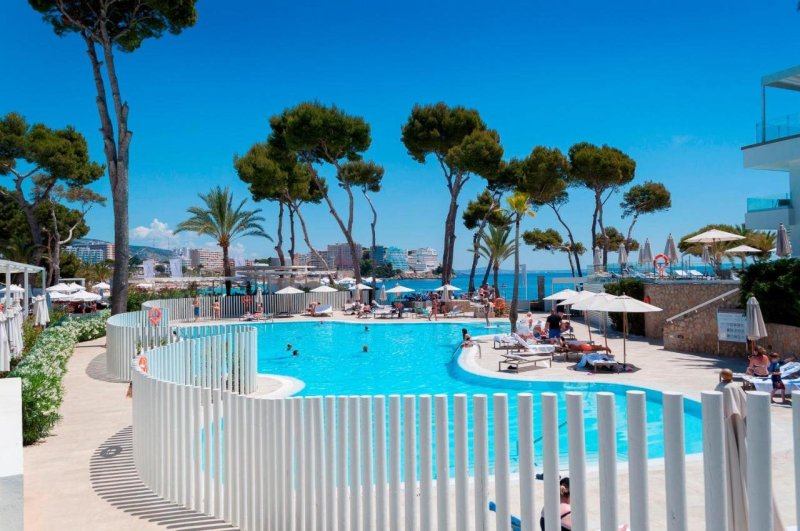 Mallorca Magaluf utazás Hotel Melia Calvia Beach