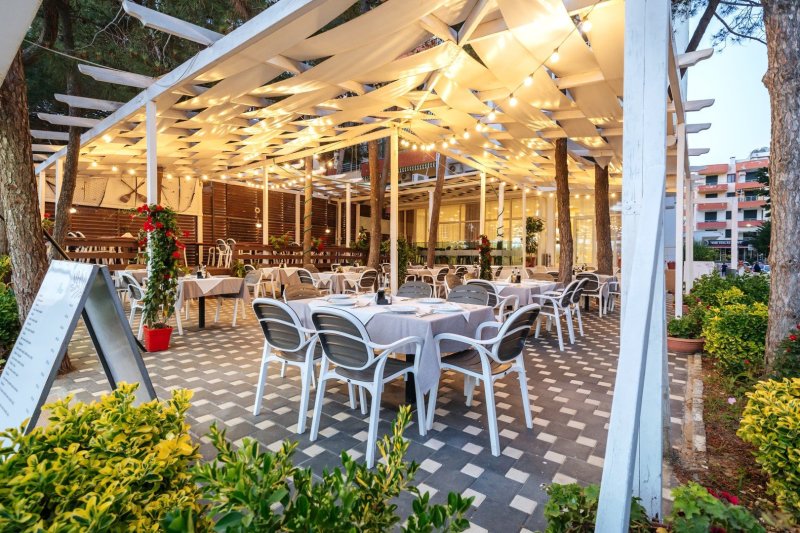 Hotel New Akileda Albánia