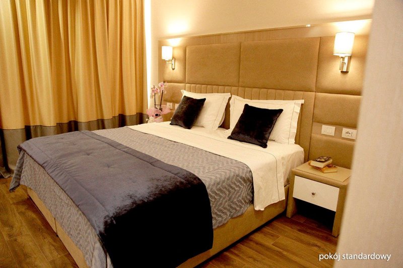 Albánia utazás Hotel Royal G