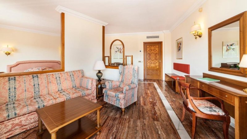 Mallorca Cala Ratjada utazás Hotel Serrano Palace