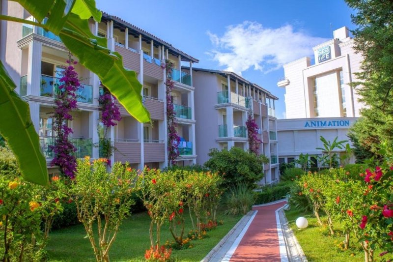 Alanya utazás Sealife Buket Beach and Resort