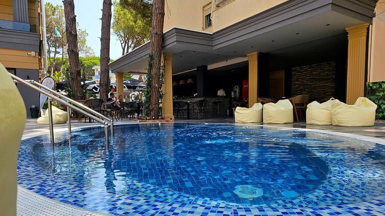 Durres utazás Sun By Fafa Hotel