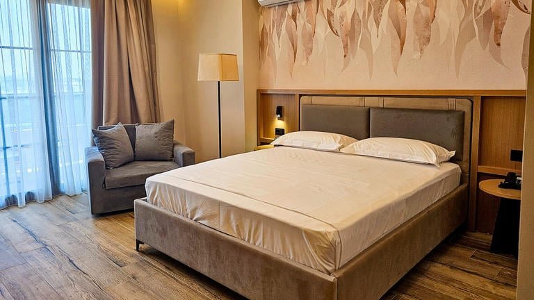 Durres utazás Sun By Fafa Hotel