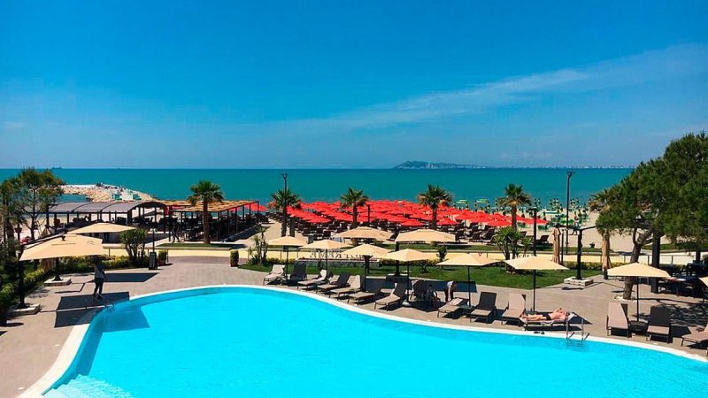 Albánia utazás Supreme Hotel and Spa