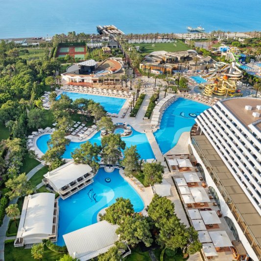 Antalya utazás Titanic Deluxe Lara