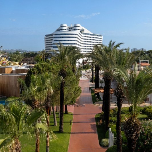 Antalya utazás Titanic Deluxe Lara