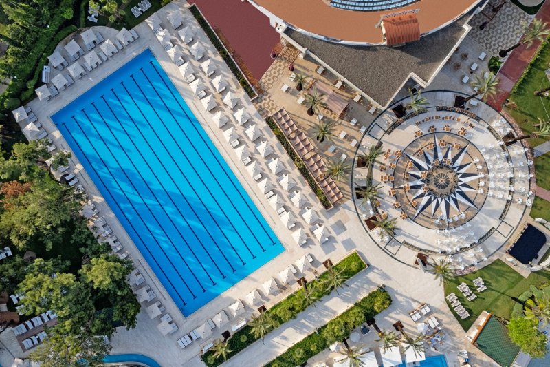 Antalya utazás Titanic Deluxe Lara