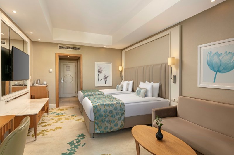 Antalya utazás Titanic Deluxe Lara