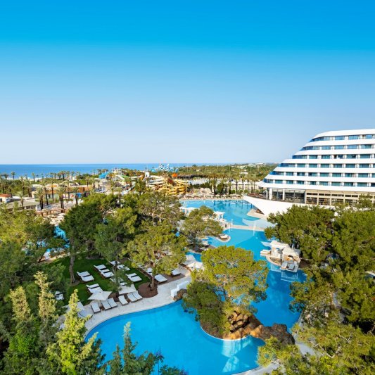 Antalya utazás Titanic Deluxe Lara