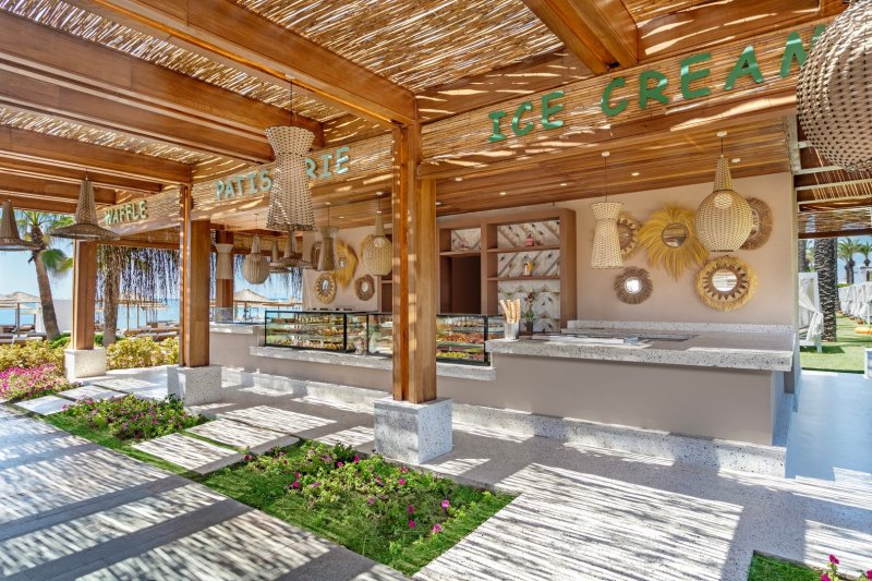 Antalya utazás Titanic Deluxe Lara