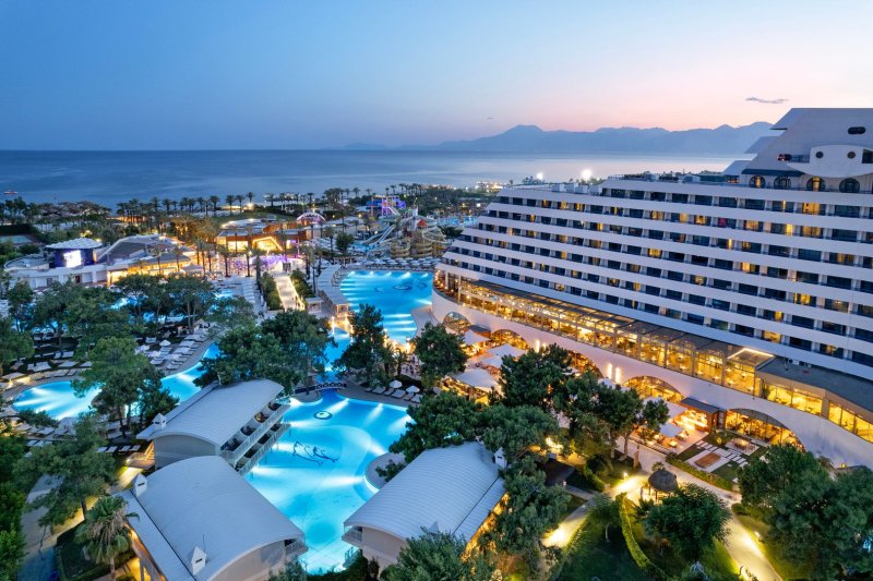 Antalya utazás Titanic Deluxe Lara