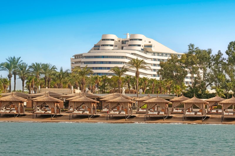 Antalya utazás Titanic Deluxe Lara