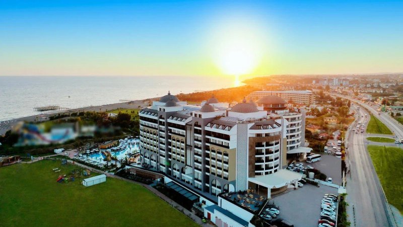 Alarcha Resort Side