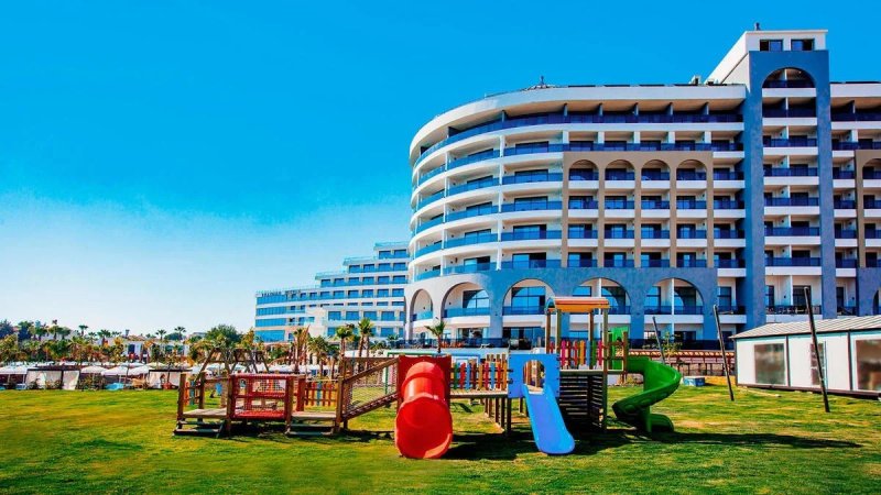 Alarcha Resort Side