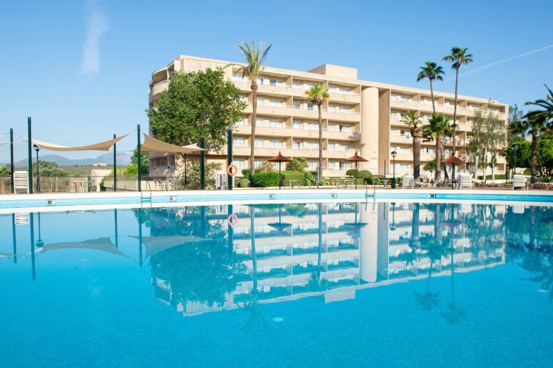 Mallorca utazás Aparthotel Club Cala Romani