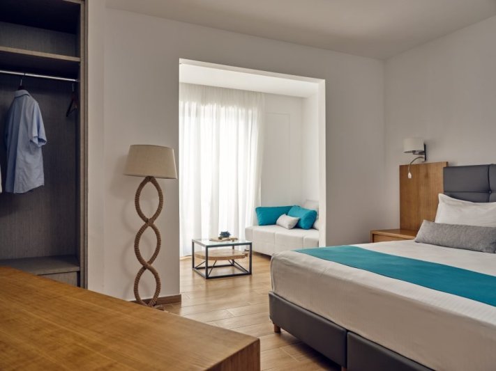 Zakynthos utazás Cavo Orient Beach Hotel & Suites