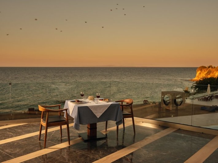 Zakynthos utazás Cavo Orient Beach Hotel & Suites