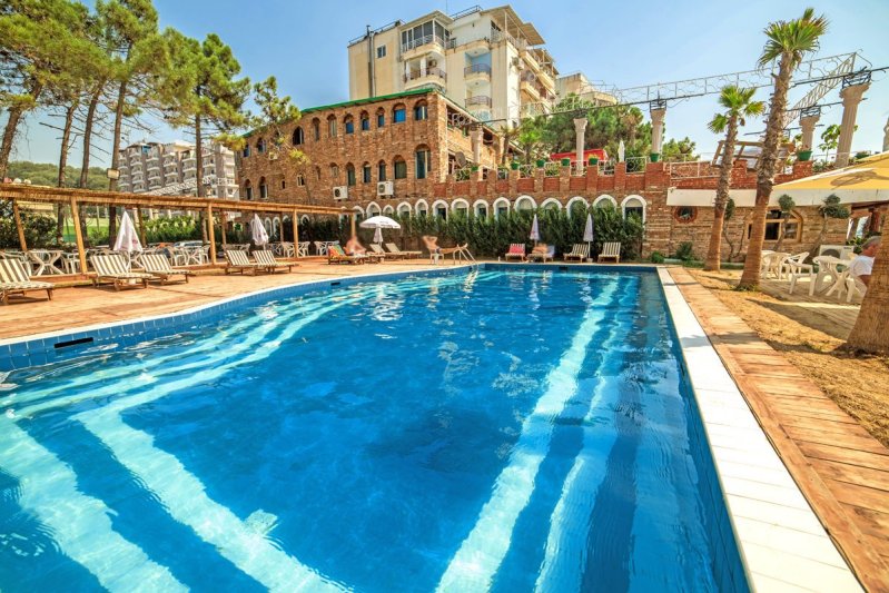 Albánia utazás Hotel Adria Palace (ex. Rinia 2)