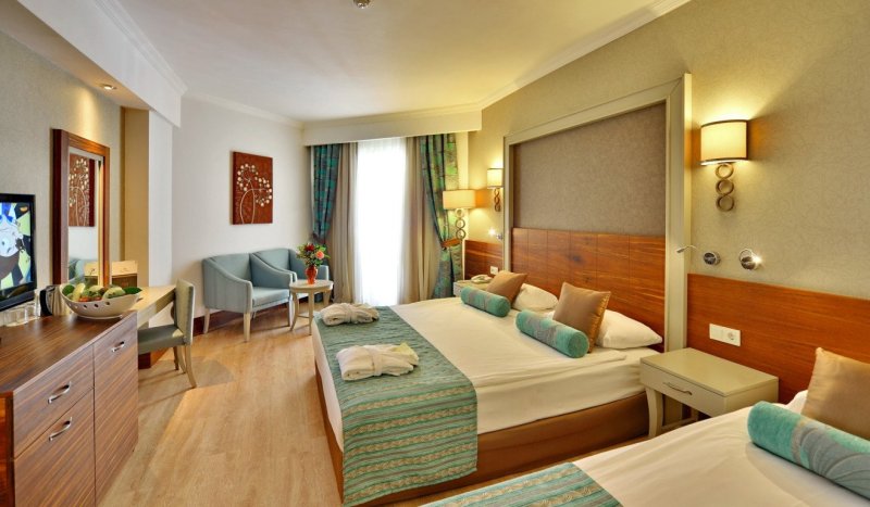 Side utazás Hotel Crown Palace