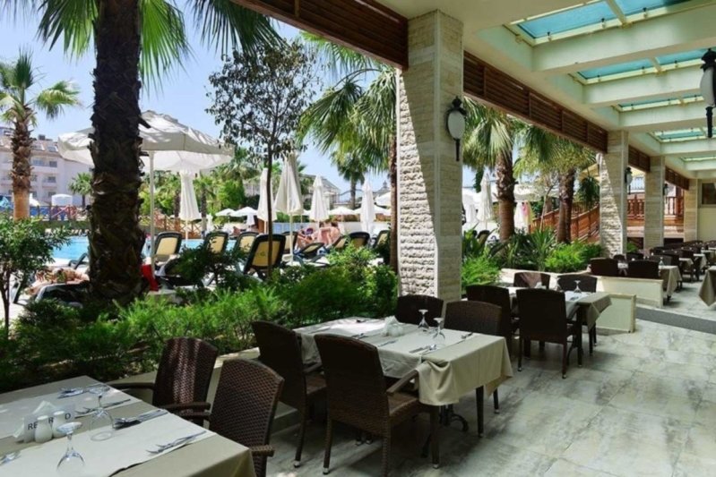 Side utazás Hotel Crown Palace