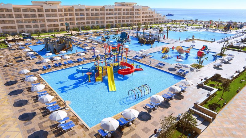 Hurghada utazás Hotel Pickalbatros White Beach Resort