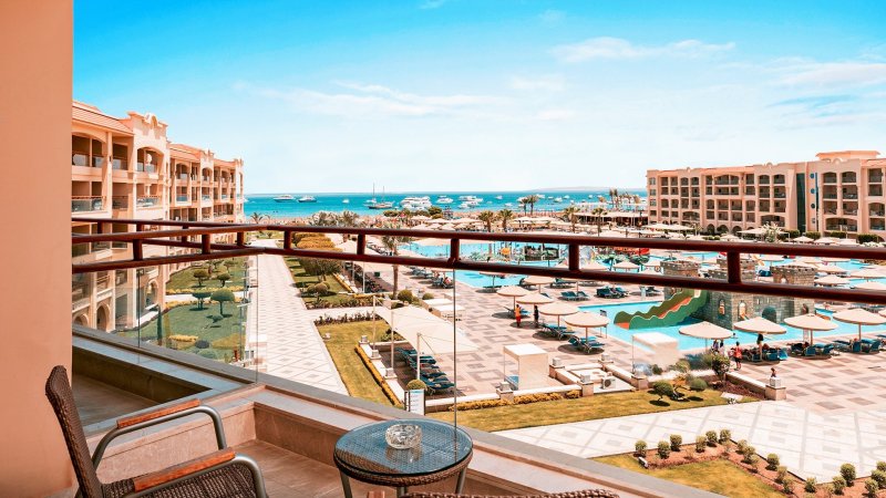 Hurghada utazás Hotel Pickalbatros White Beach Resort