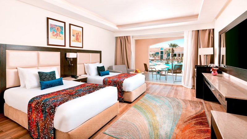 Hurghada utazás Hotel Pickalbatros White Beach Resort