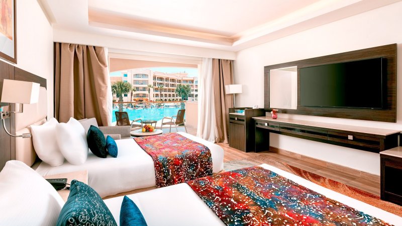 Hurghada utazás Hotel Pickalbatros White Beach Resort