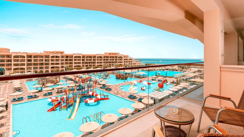 Hurghada utazás Hotel Pickalbatros White Beach Resort