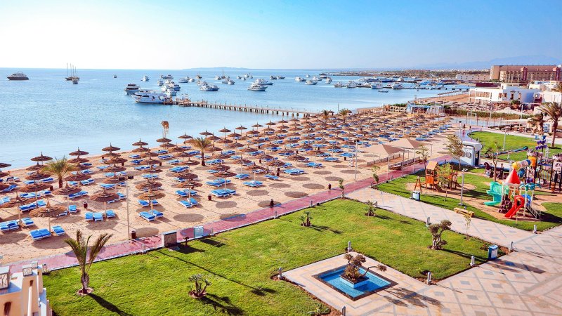 Hurghada utazás Hotel Pickalbatros White Beach Resort