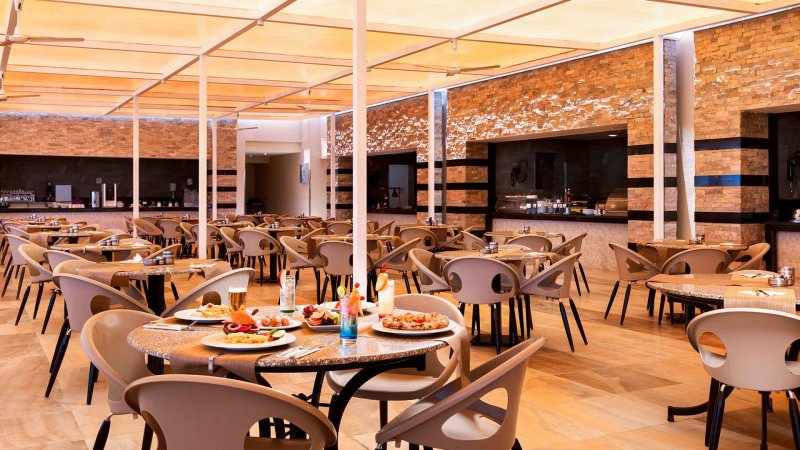 Hurghada utazás Hotel Pickalbatros White Beach Resort