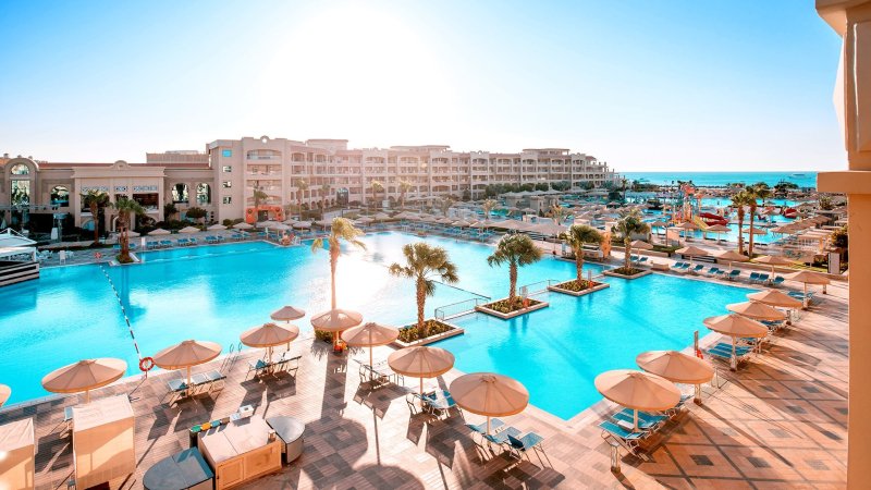 Hurghada utazás Hotel Pickalbatros White Beach Resort