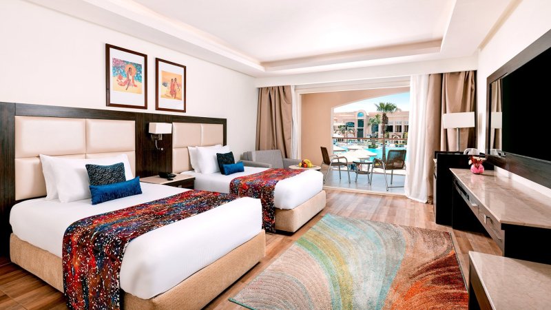 Hurghada utazás Hotel Pickalbatros White Beach Resort