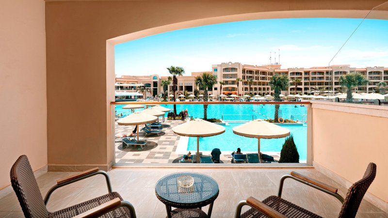 Hurghada utazás Hotel Pickalbatros White Beach Resort