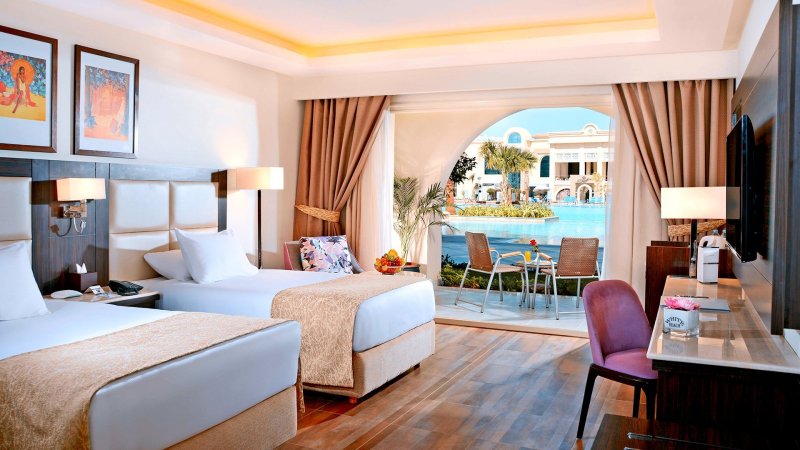 Hurghada utazás Hotel Pickalbatros White Beach Resort