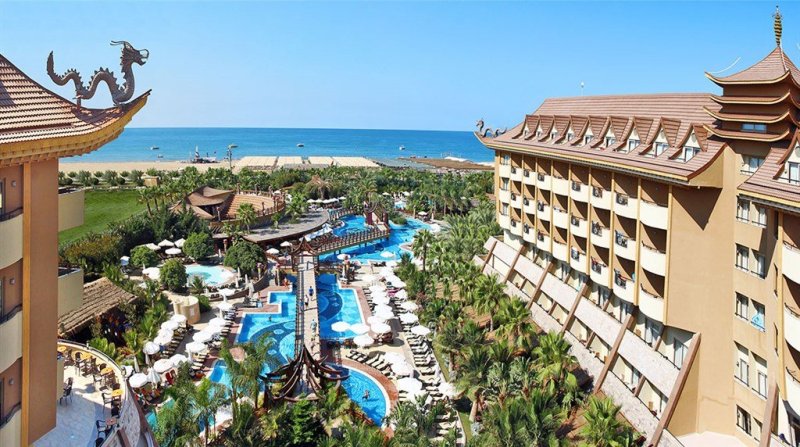 Antalya utazás Hotel Royal Dragon