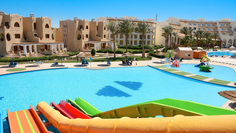 Hurghada utazás Hotel Royal Lagoons Resort & Aquapark