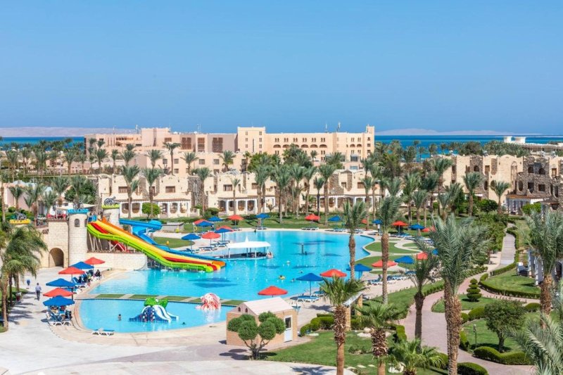 Hurghada utazás Hotel Royal Lagoons Resort & Aquapark