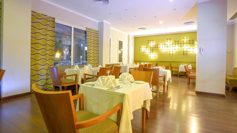 Hurghada utazás Hotel The Royal Star Beach Resort