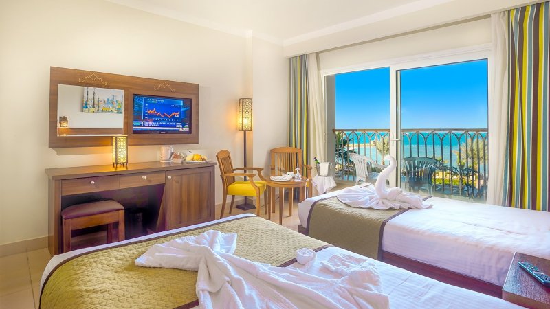 Hurghada utazás Hotel The Royal Star Beach Resort