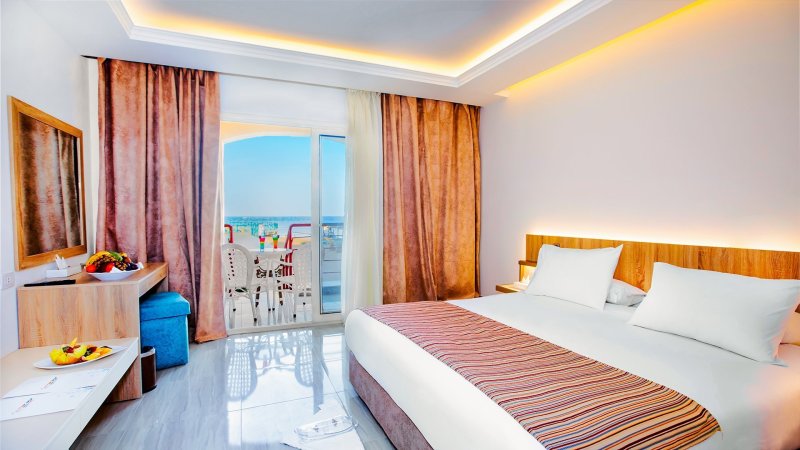 Hurghada utazás Hotel Titanic Beach Spa & Aqua Park