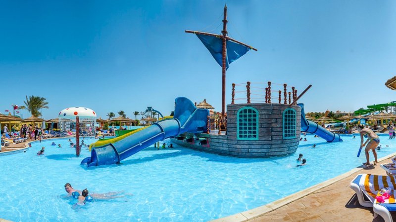 Hurghada utazás Hotel Titanic Beach Spa & Aqua Park