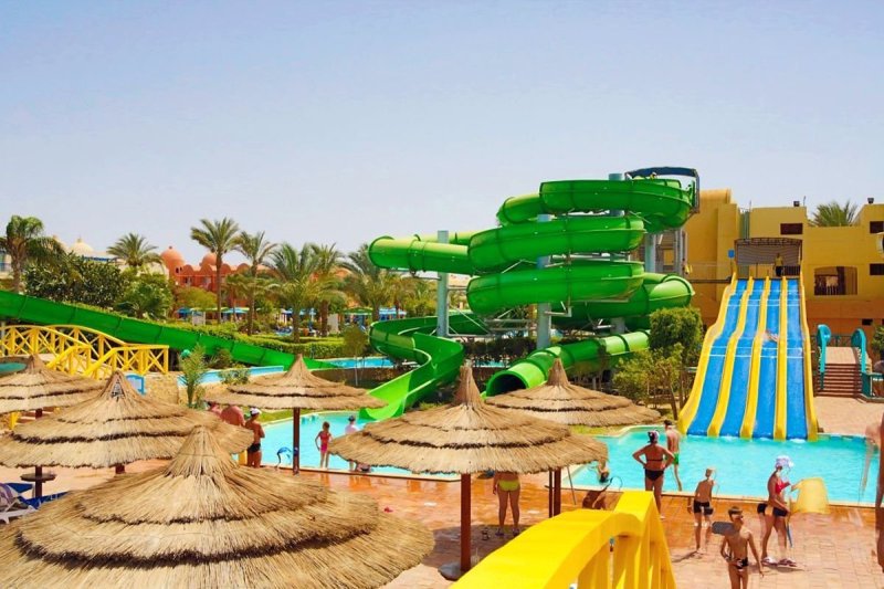 Hurghada utazás Hotel Titanic Beach Spa & Aqua Park