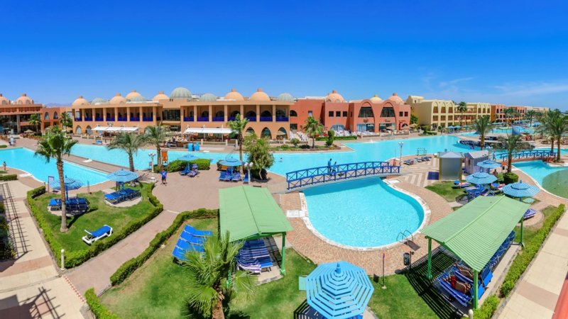 Hurghada utazás Hotel Titanic Beach Spa & Aqua Park