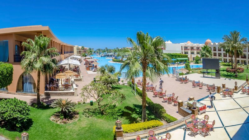 Hurghada utazás Hotel Titanic Beach Spa & Aqua Park