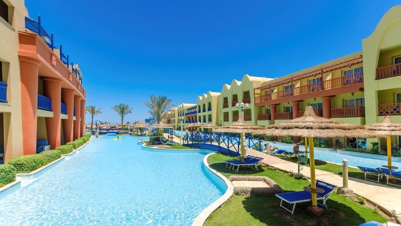 Hurghada utazás Hotel Titanic Beach Spa & Aqua Park