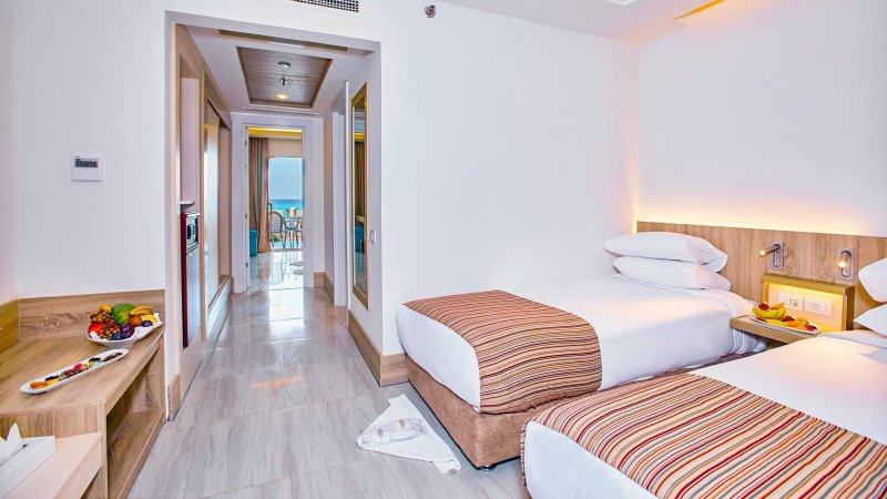 Hurghada utazás Hotel Titanic Beach Spa & Aqua Park